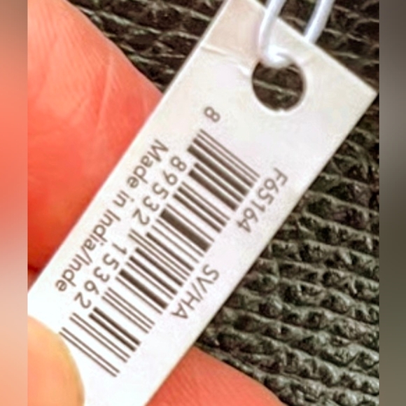 Coach Snoopy Peanuts Heart Bag Charm ©️2014 Vintage Coach Collection Snoopy Kiss - Picture 3 of 11